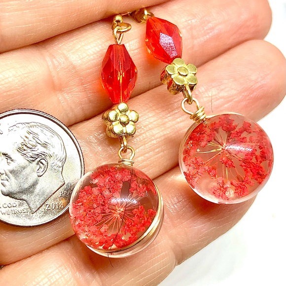 Red Real Pressed Flower Clear Glass Ball Earrings - Picture 4 of 4